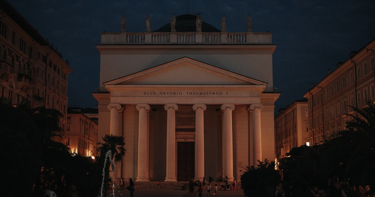 Dollhouse, Diorama & Miniatures Exhibition at Oaklands Mansion